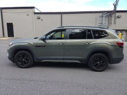 Used 2024 Volkswagen Atlas Peak Edition SE AWD/4WD image 5