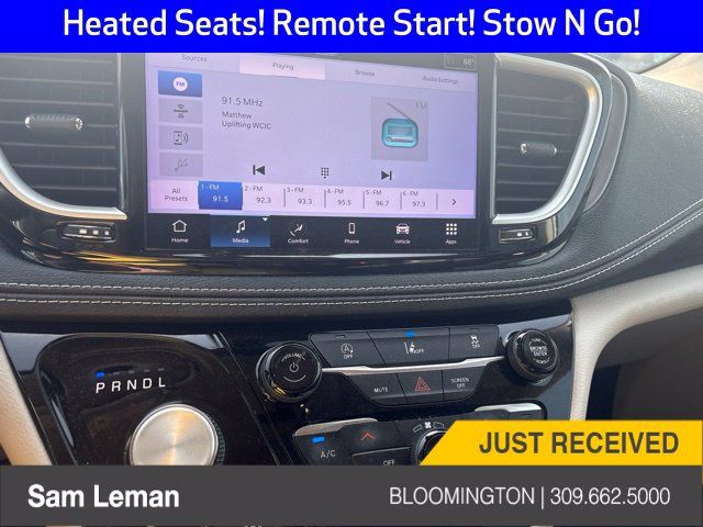 Used 2022 Chrysler Pacifica Touring-L FWD image 7