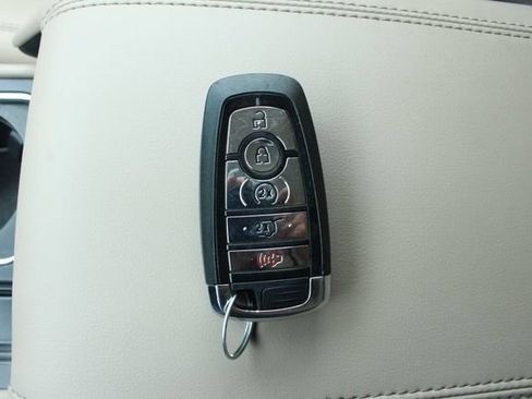 Used 2023 Lincoln Corsair AWD w/ Equipment Group 101A image 30
