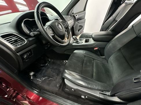 Used 2018 Jeep Grand Cherokee Altitude image 17