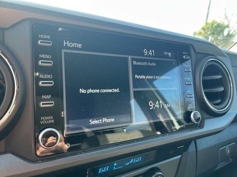 Used 2023 Toyota Tacoma TRD Off-Road image 9