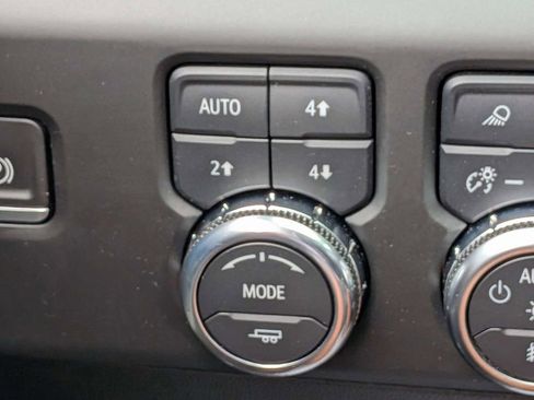 Used 2022 GMC Sierra 1500 AT4 w/ AT4 Premium Package image 24