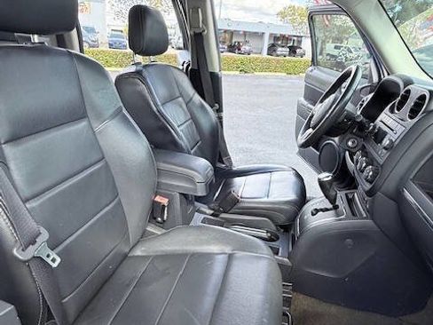 Used 2016 Jeep Patriot High Altitude image 14