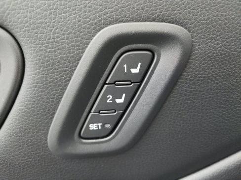 Used 2025 Honda Pilot TrailSport image 22