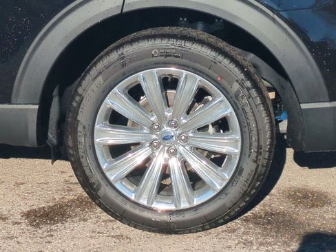 Used 2025 Ford Explorer Platinum w/ LUX Leather Package AWD/4WD image 14
