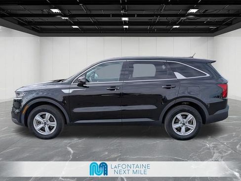 Used 2023 Kia Sorento LX AWD/4WD image 2