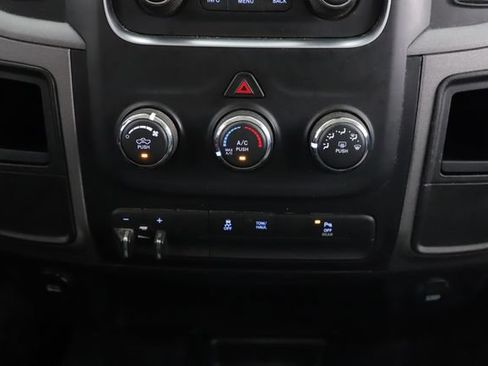 Used 2018 RAM 2500 Tradesman w/ Chrome Appearance Group AWD/4WD image 4