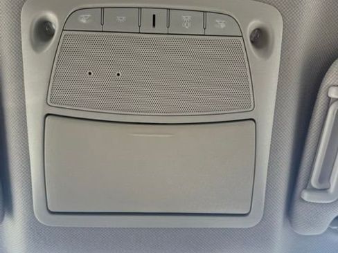 Used 2017 Nissan Sentra SV image 31