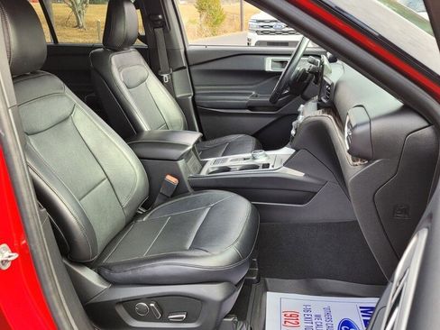 Used 2020 Ford Explorer Limited image 16
