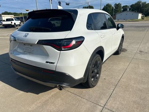 Used 2024 Honda HR-V Sport image 5