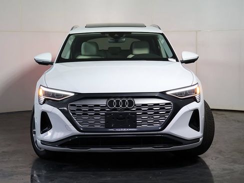 Used 2024 Audi Q8 e-tron Premium Plus w/ Premium Plus Package AWD/4WD image 9