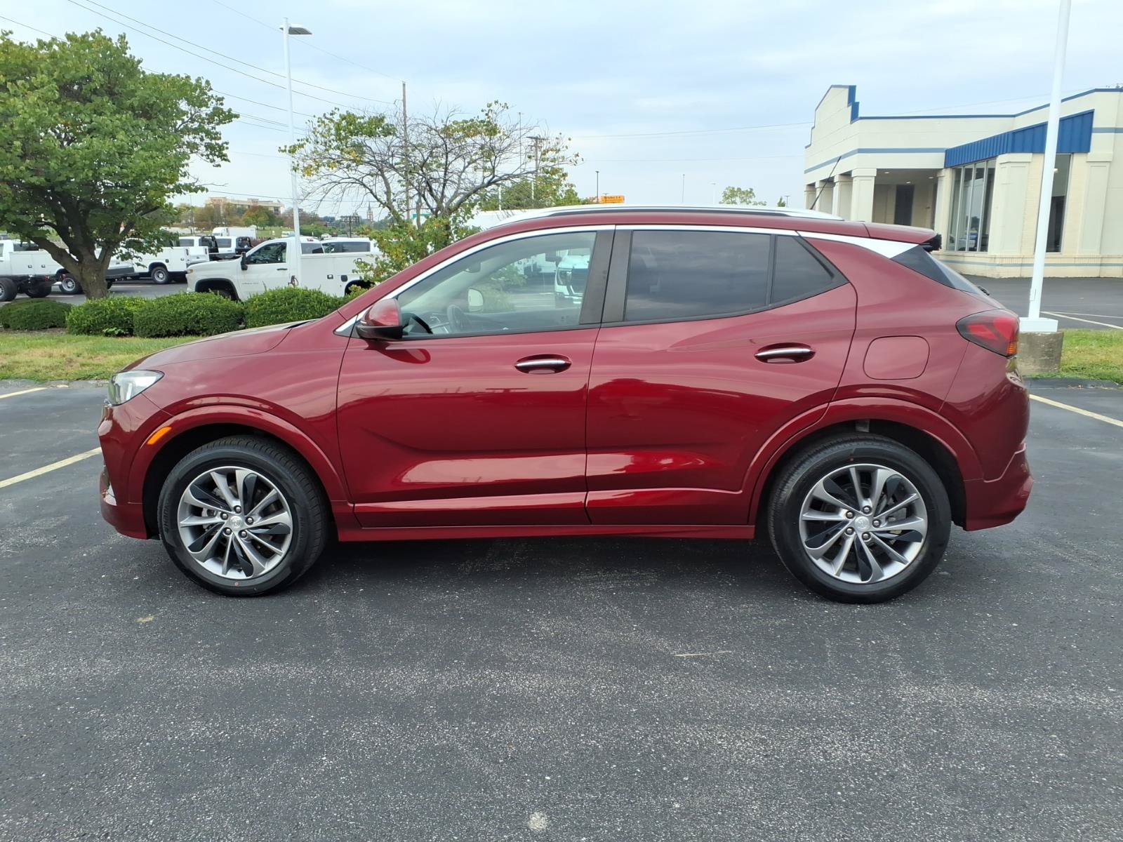 Used 2023 Buick Encore GX Select w/ Sport Touring Package AWD/4WD image 4