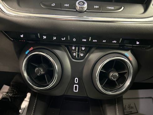 Used 2023 Chevrolet Blazer LT w/ Convenience Package image 19