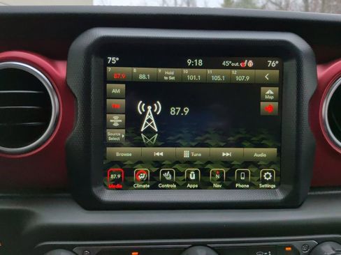 Used 2023 Jeep Gladiator Rubicon w/ Cold Weather Group image 23