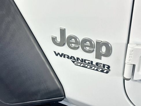 Used 2020 Jeep Wrangler Sport AWD/4WD image 27