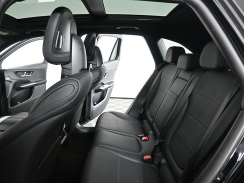 Used 2026 Mercedes-Benz GLC 300 image 18