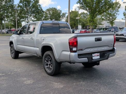 Used 2022 Toyota Tacoma SR5 w/ Technology Package RWD image 4