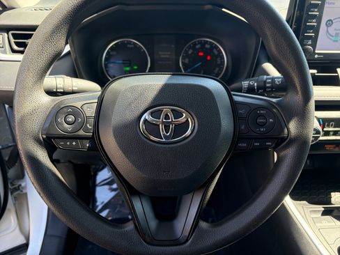 Used 2021 Toyota RAV4 XLE AWD/4WD image 12