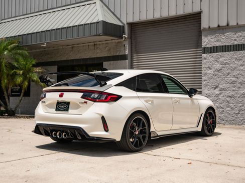 Used 2025 Honda Civic Type R image 7