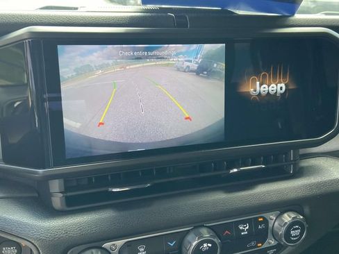 Used 2024 Jeep Wrangler Unlimited Sport AWD/4WD image 22