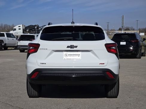 Used 2025 Chevrolet Trax RS w/ Sunroof Package image 6