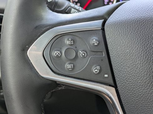 Used 2023 Chevrolet Traverse Premier FWD image 24