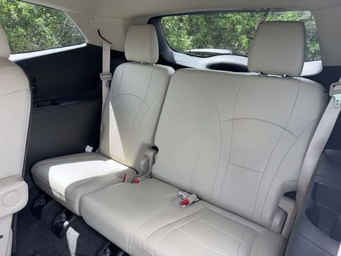 Used 2019 Buick Enclave Essence FWD image 8
