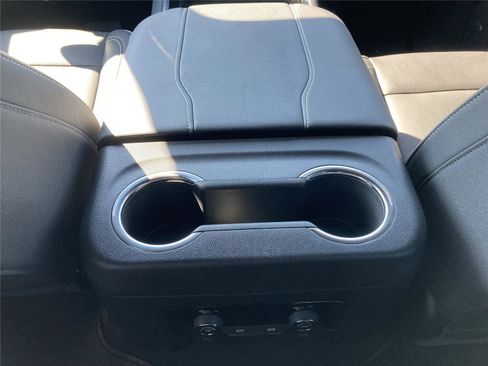 New 2026 Chevrolet Suburban Premier image 28