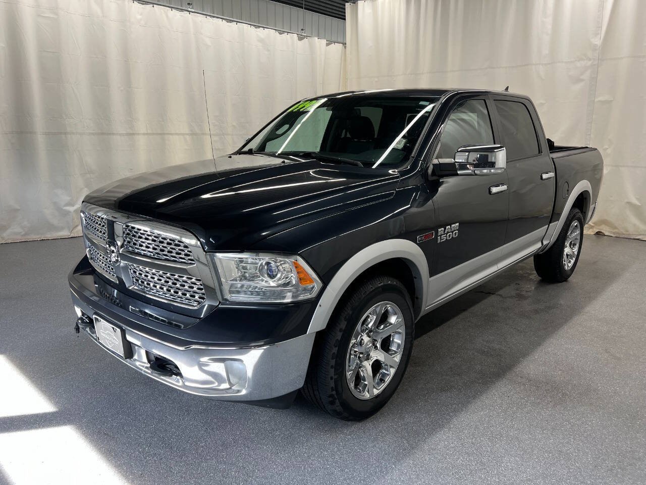 Used 2015 RAM 1500 Laramie w/ Convenience Group AWD/4WD image 1