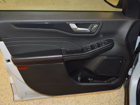 Used 2025 Ford Escape ST-Line Select AWD/4WD image 14