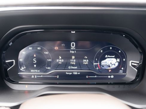 Used 2023 GMC Yukon Denali AWD/4WD image 5