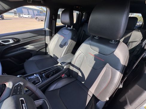 Used 2023 Jeep Compass Trailhawk AWD/4WD image 49