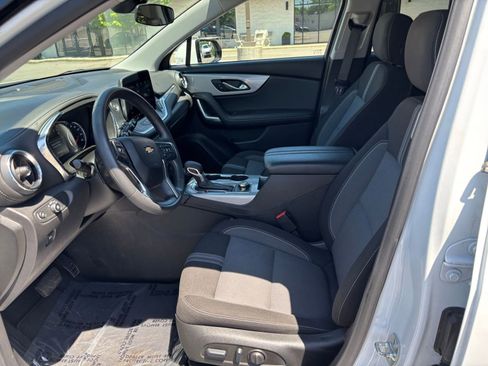 Used 2025 Chevrolet Blazer LT FWD image 28