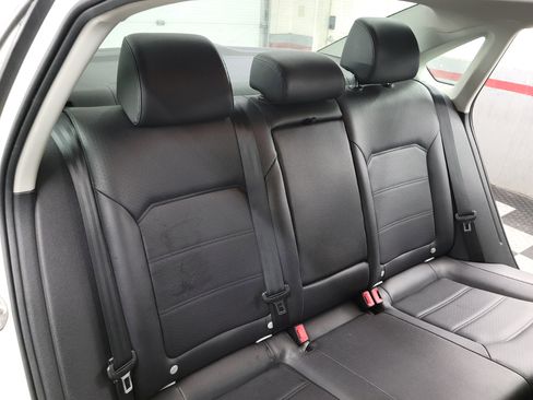 Used 2012 Volkswagen Passat 2.5 SE image 11
