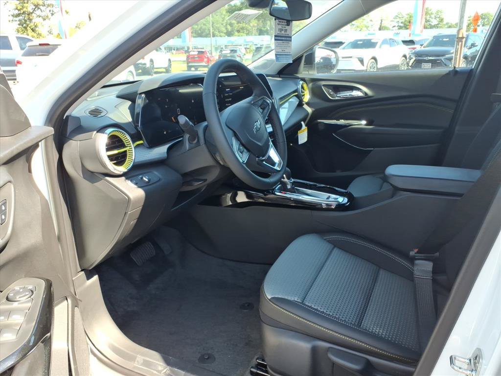 New 2026 Chevrolet Trax LT w/ Midnight Edition FWD image 11