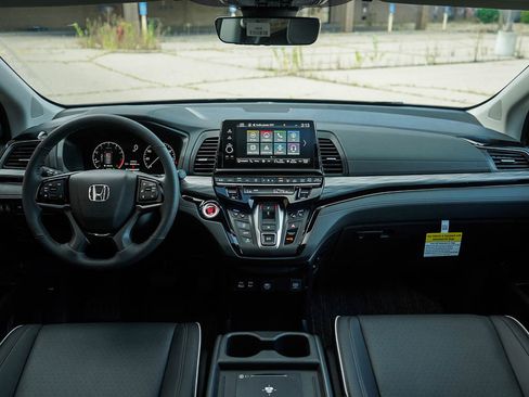 New 2026 Honda Odyssey Elite image 15