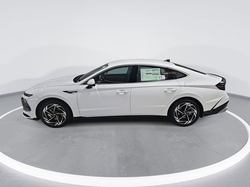 New 2026 Hyundai Sonata SEL FWD image 8