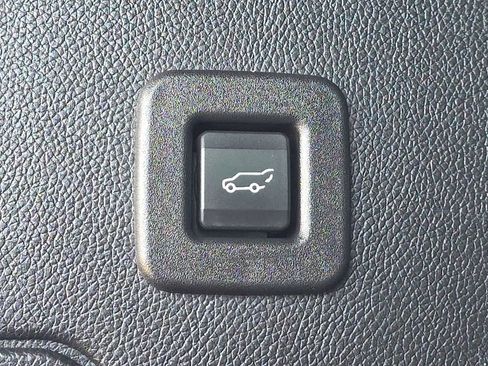 Used 2017 Ford Expedition EL XLT w/ Equipment Group 202A AWD/4WD image 15