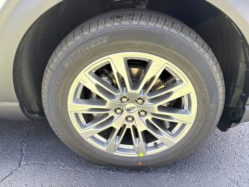 New 2026 Ford Explorer Platinum RWD image 11