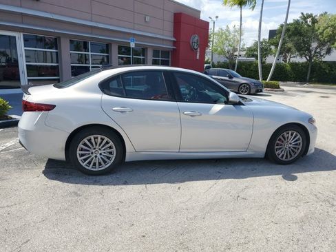 Used 2023 Alfa Romeo Giulia Sprint RWD image 8