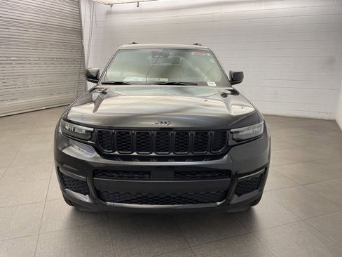 New 2025 Jeep Grand Cherokee L Limited w/ Black Appearance Package image 9