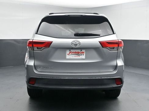 Used 2019 Toyota Highlander LE FWD image 8