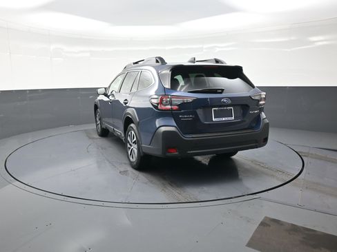 Used 2025 Subaru Outback Premium image 5