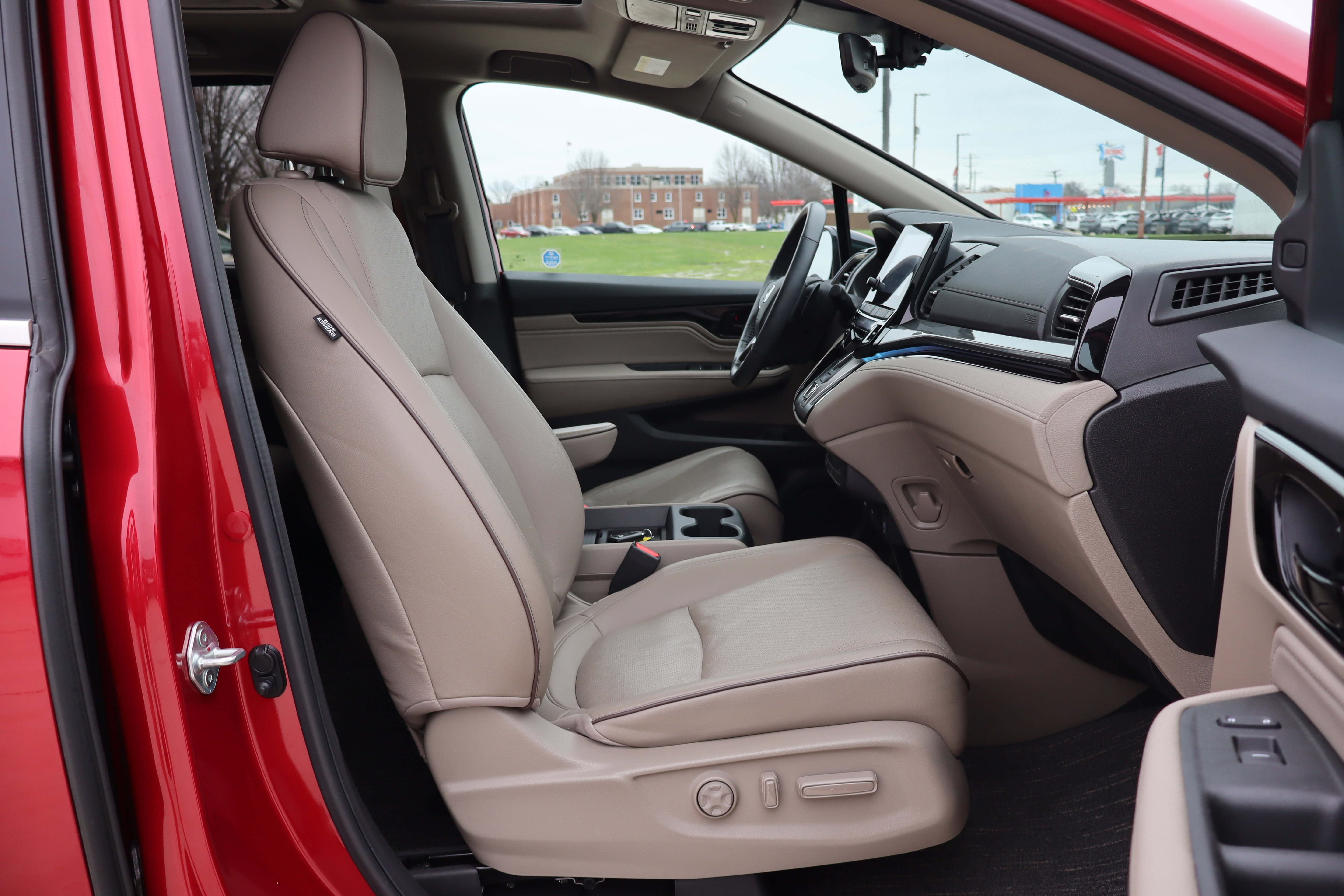 Used 2024 Honda Odyssey Elite image 15