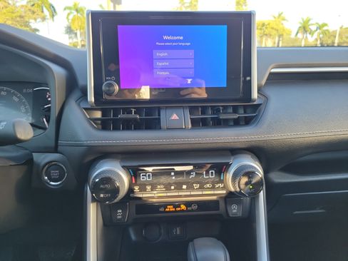 Used 2025 Toyota RAV4 XLE image 19