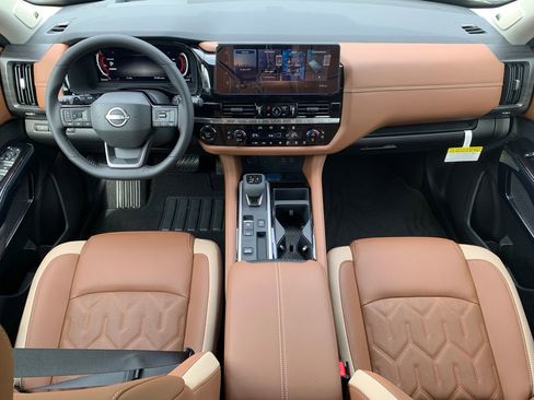 New 2026 Nissan Pathfinder Platinum FWD image 12