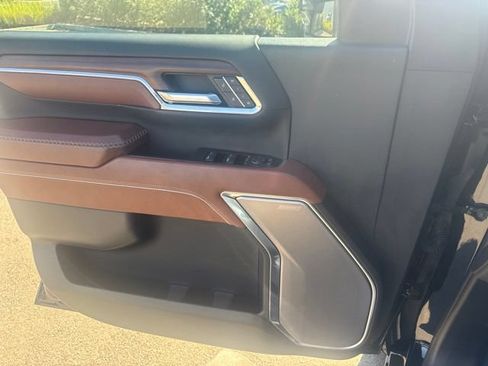 Used 2024 GMC Sierra 2500 Denali Ultimate AWD/4WD image 16