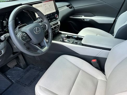Certified 2025 Lexus RX 350h w/ Convenience Package image 11