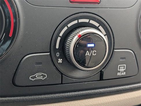 Used 2020 Hyundai Accent SE image 19