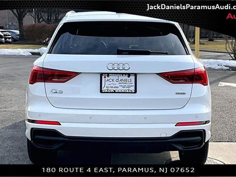 Used 2023 Audi Q3 2.0T Premium w/ Convenience Package image 4